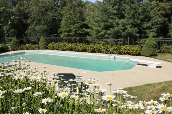 Cost of Pool Deck Leveling in Eden Prairie